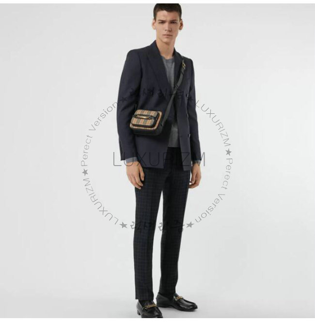 burberry-1211-001.jpg