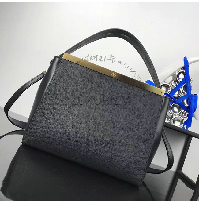 lv-1224-002.jpg