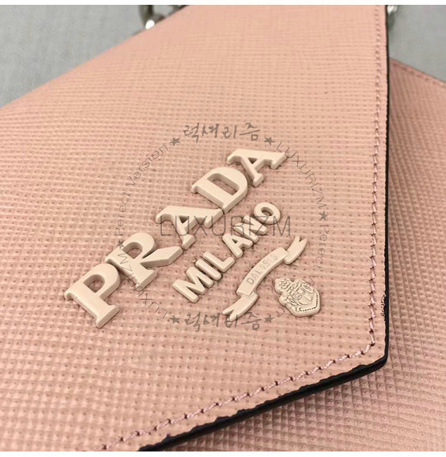 prada2-0531-007.jpg