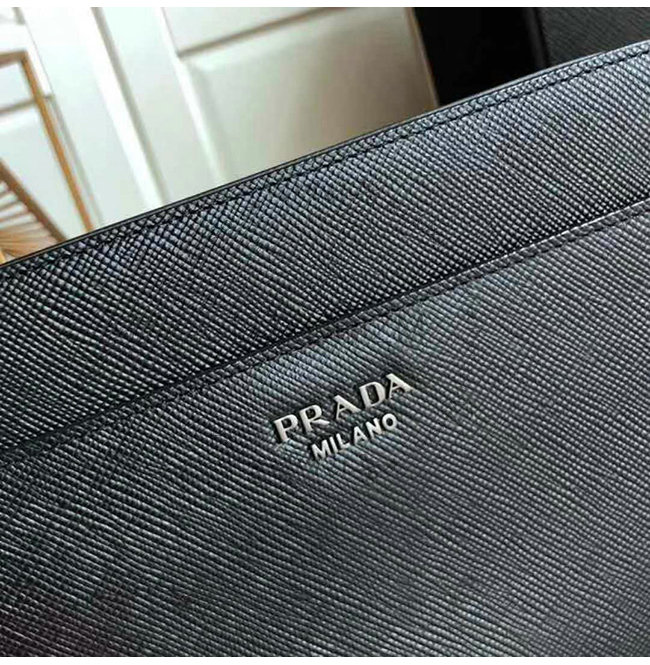 prada4-0619-005.jpg