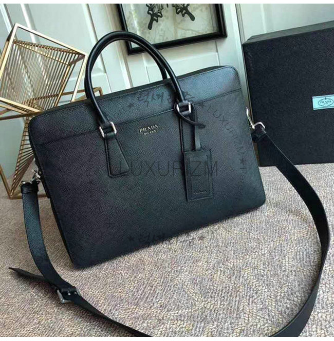 prada1-0801-002.jpg