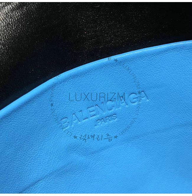 balenciaga4-0822-0010.jpg